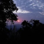 Východ slunce na Gunung Raya - nejvyšší hora Langkawi