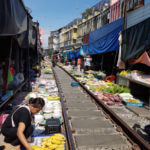Vše je připraveno, Maeklong Railway Market, Bangkok